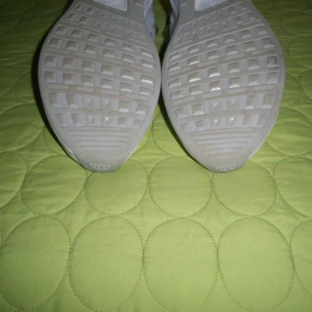 Adidas Women's White Shoes - Picture 14 of 16